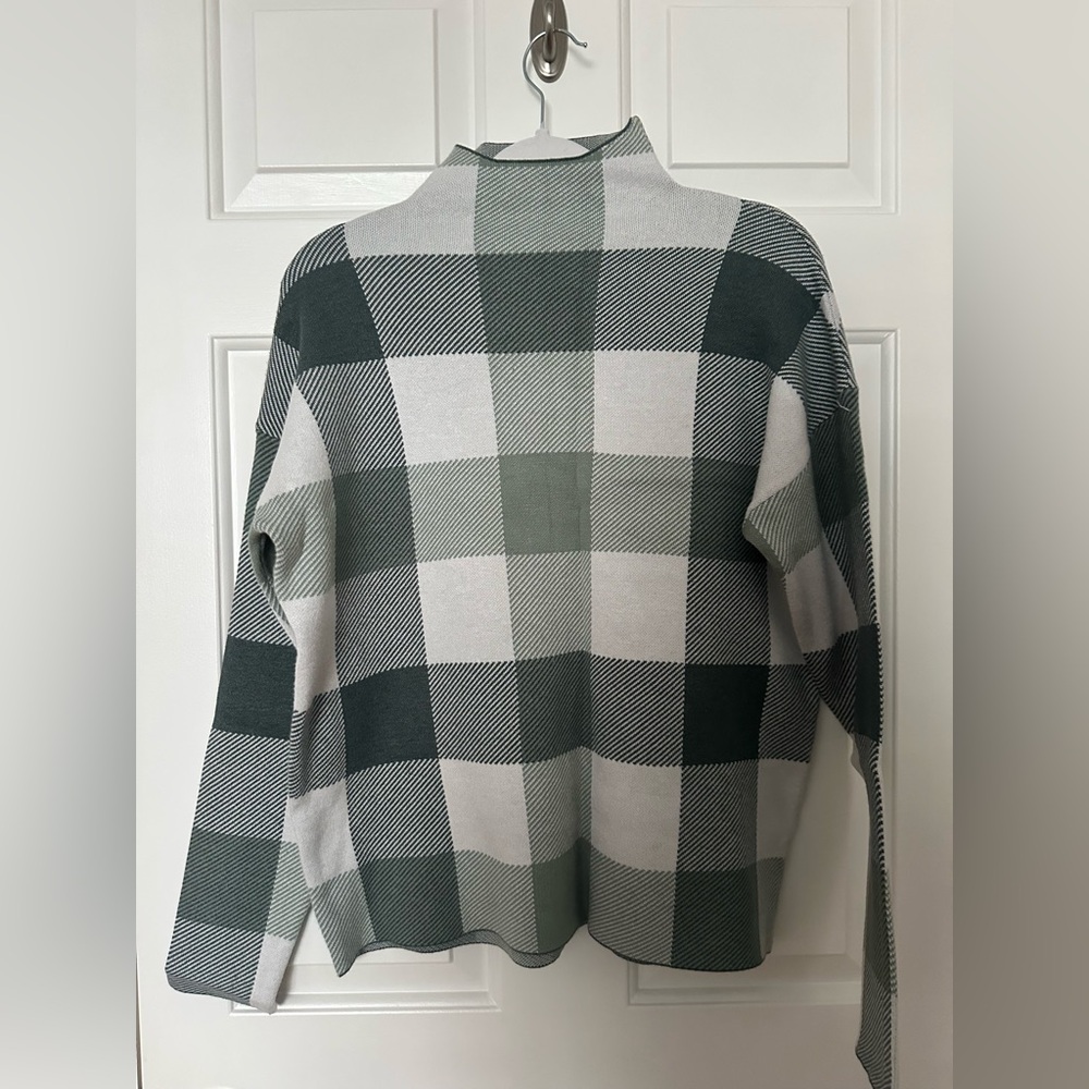 Tahari Green Checkered Turtleneck